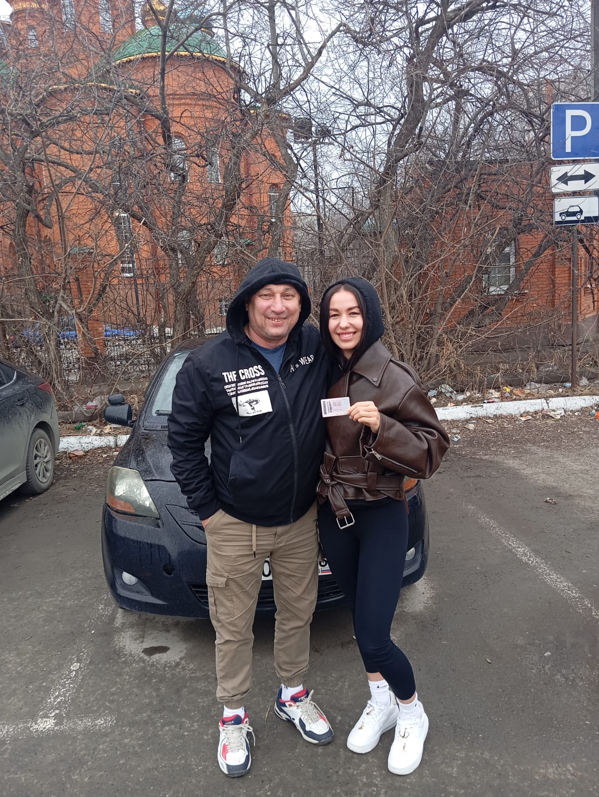 Наша выпускница со своим преподавателем: Виктория Третьякова — баскетболистка, игрок женского баскетбольного клуба «УГМК».